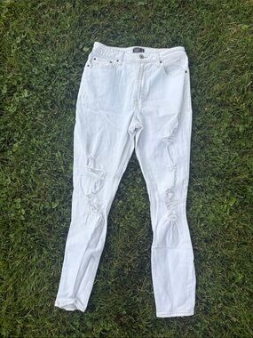 Women’s White Distressed Skinny Jeans - Stretch Slim Fit